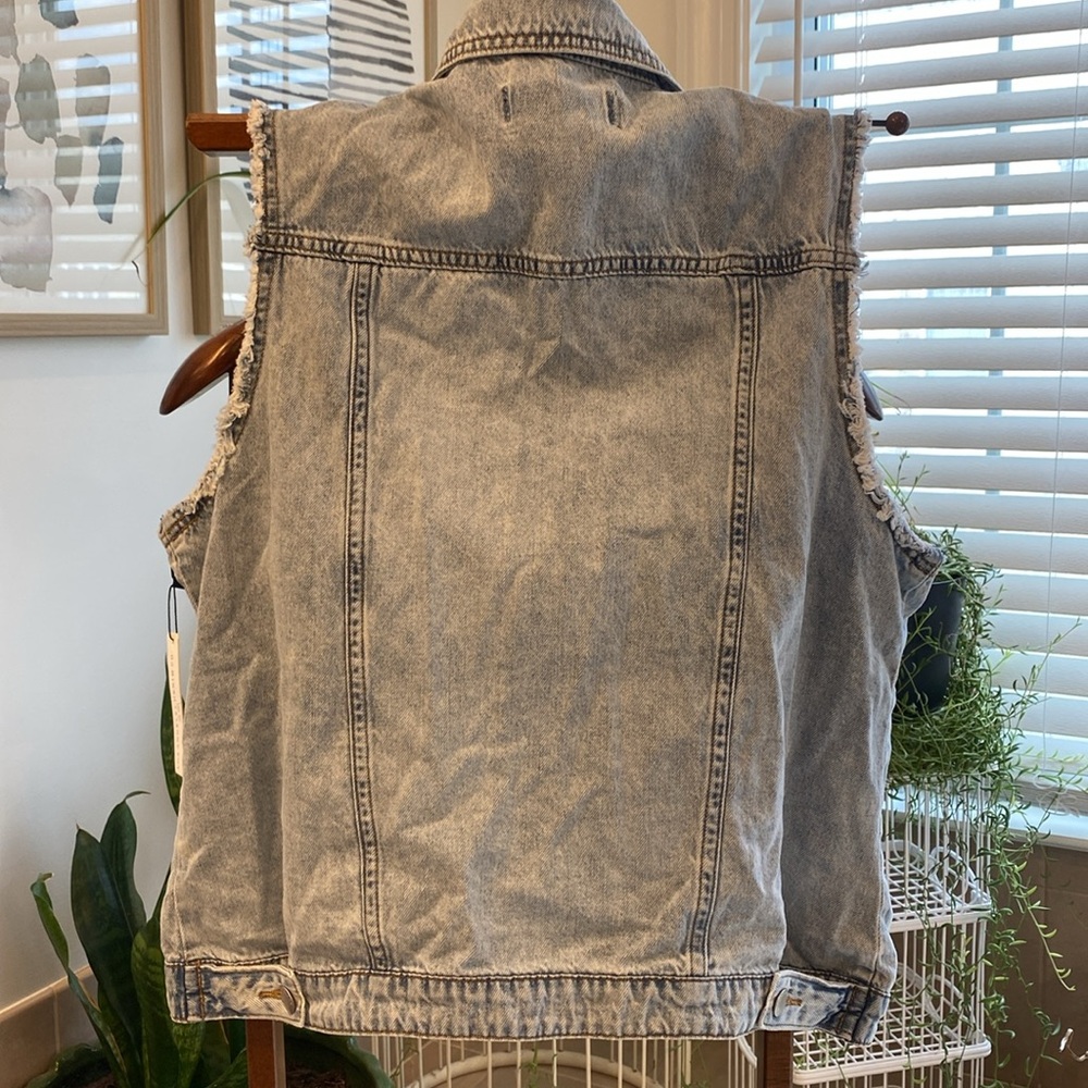 Sun Dance- Los Angeles Denim Co. vest. New with tags, Large π - Picture 2 of 4